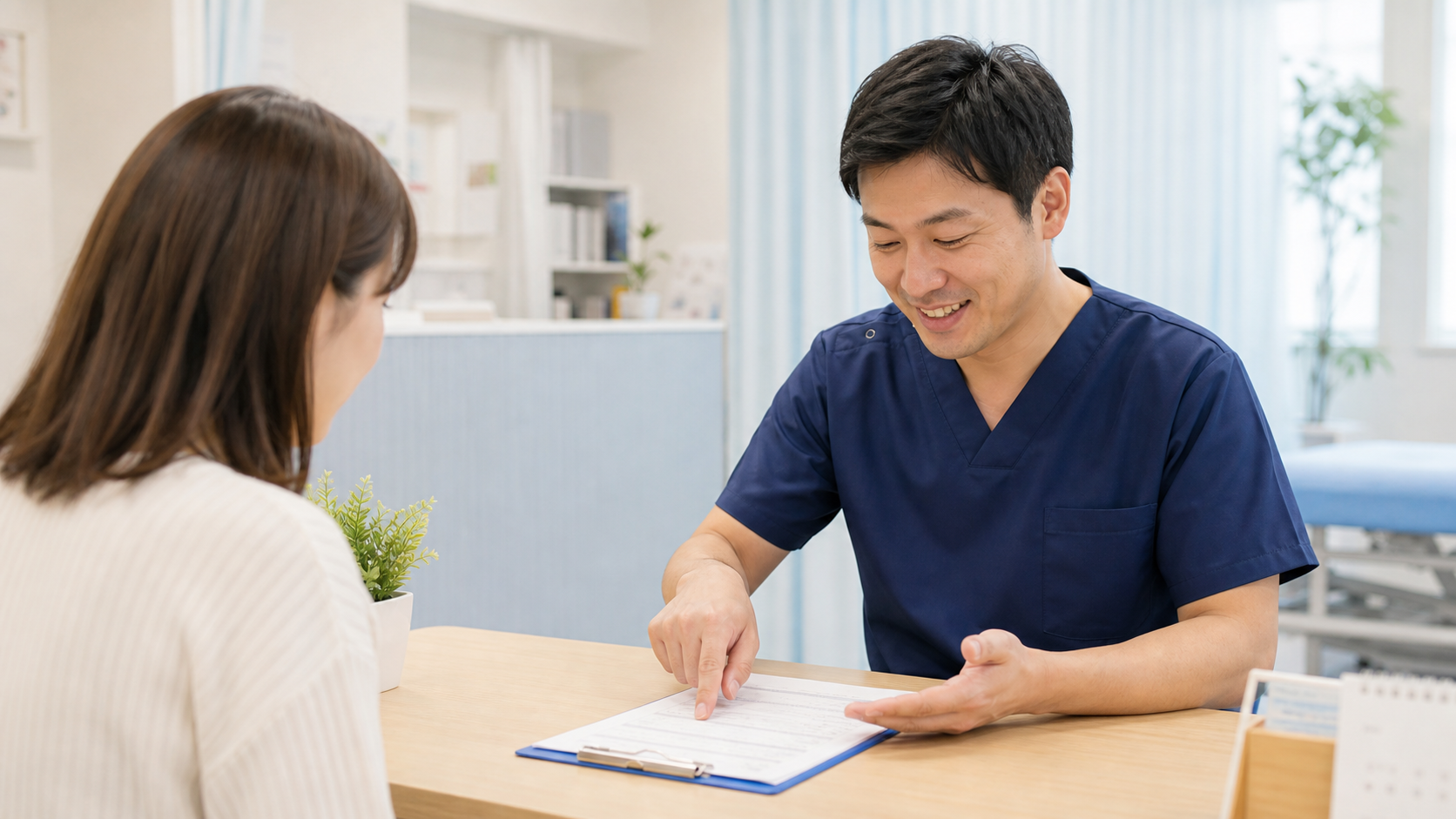 健康保険の取り扱いについて相談しているイメージ
